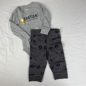 Carter’s Baby Boy 2-piece Set, Size 9 months